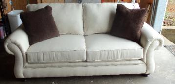 Broyhill - Laramie Sofa - YOU Choose the Fabric